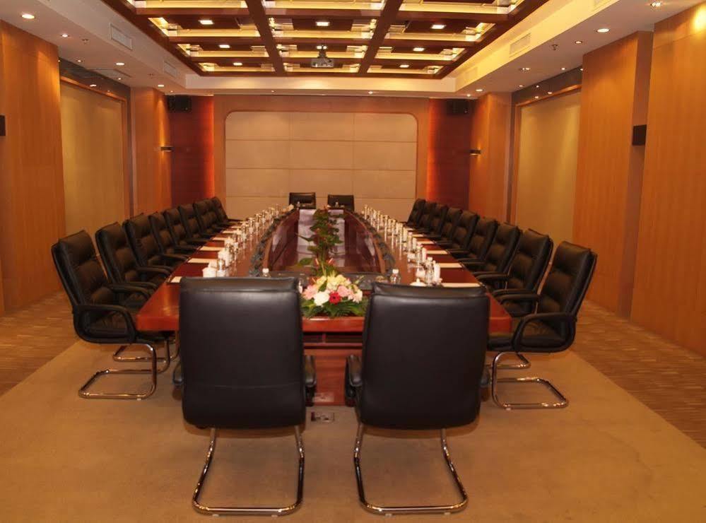 Jiangsu Nanjing New Century Hotel Exterior photo