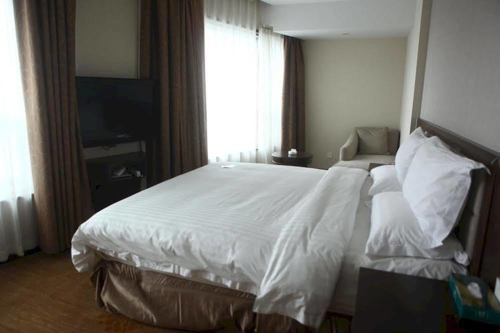 Jiangsu Nanjing New Century Hotel Exterior photo